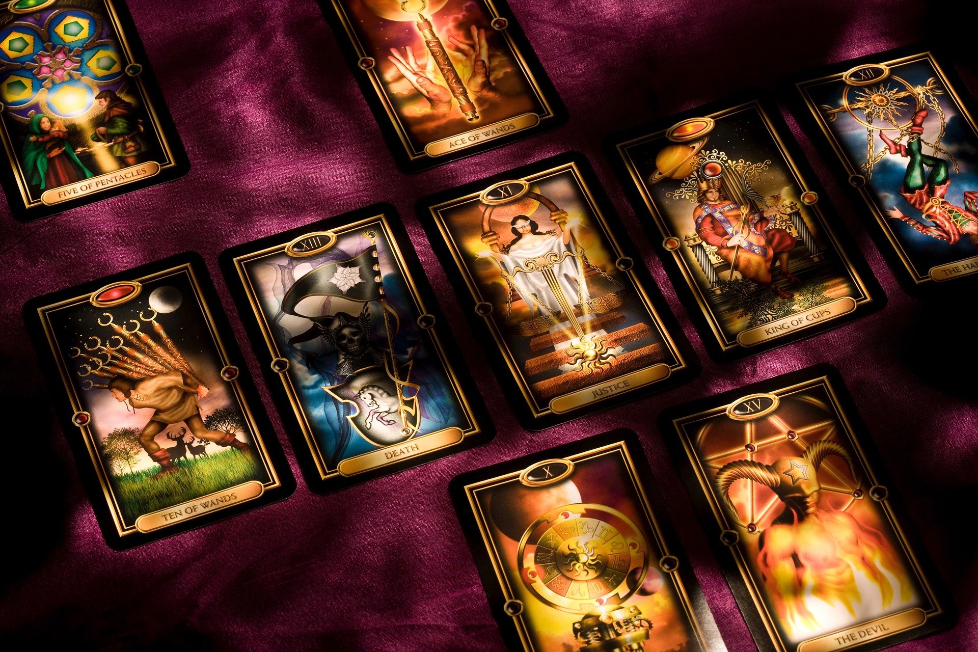 Tarot – okultyzm w XXI w. ma się nadal dobrze