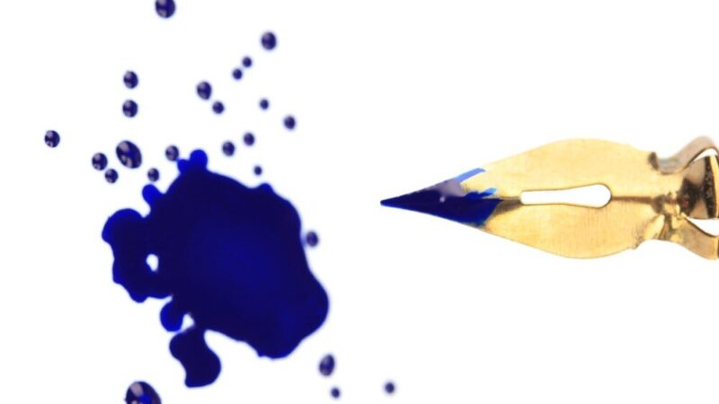 Czym sprać długopis – domowe sposoby usuwania plam