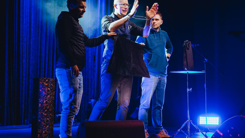 Iluzjonista na evencie jako przemyślana atrakcja wydarzenia