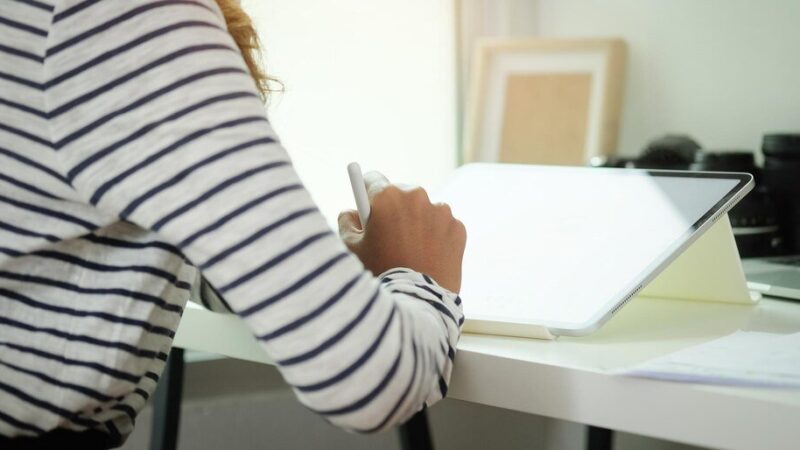 Kto może zameldować osobę w domu – przepisy prawne